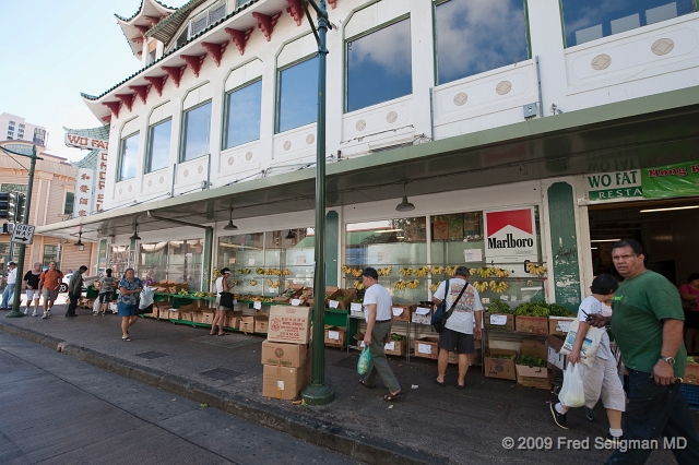 20091031_141731 D3.jpg - Fruit and vegetable vendor, Chinatown, Honolulu